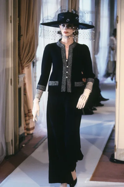 Look 12